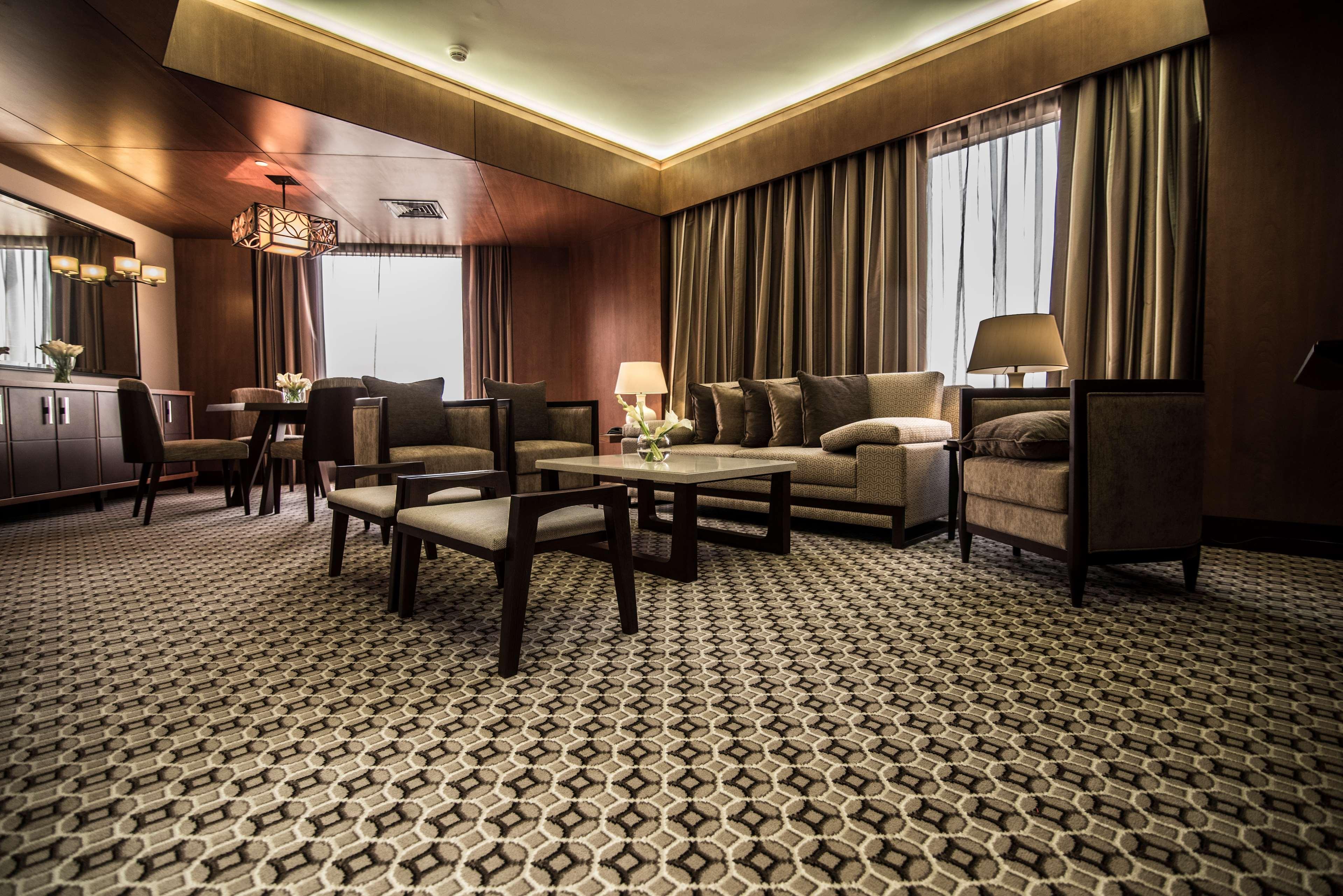Ayla Grand Hotel Al Ain Eksteriør bilde A carpet in a hotel