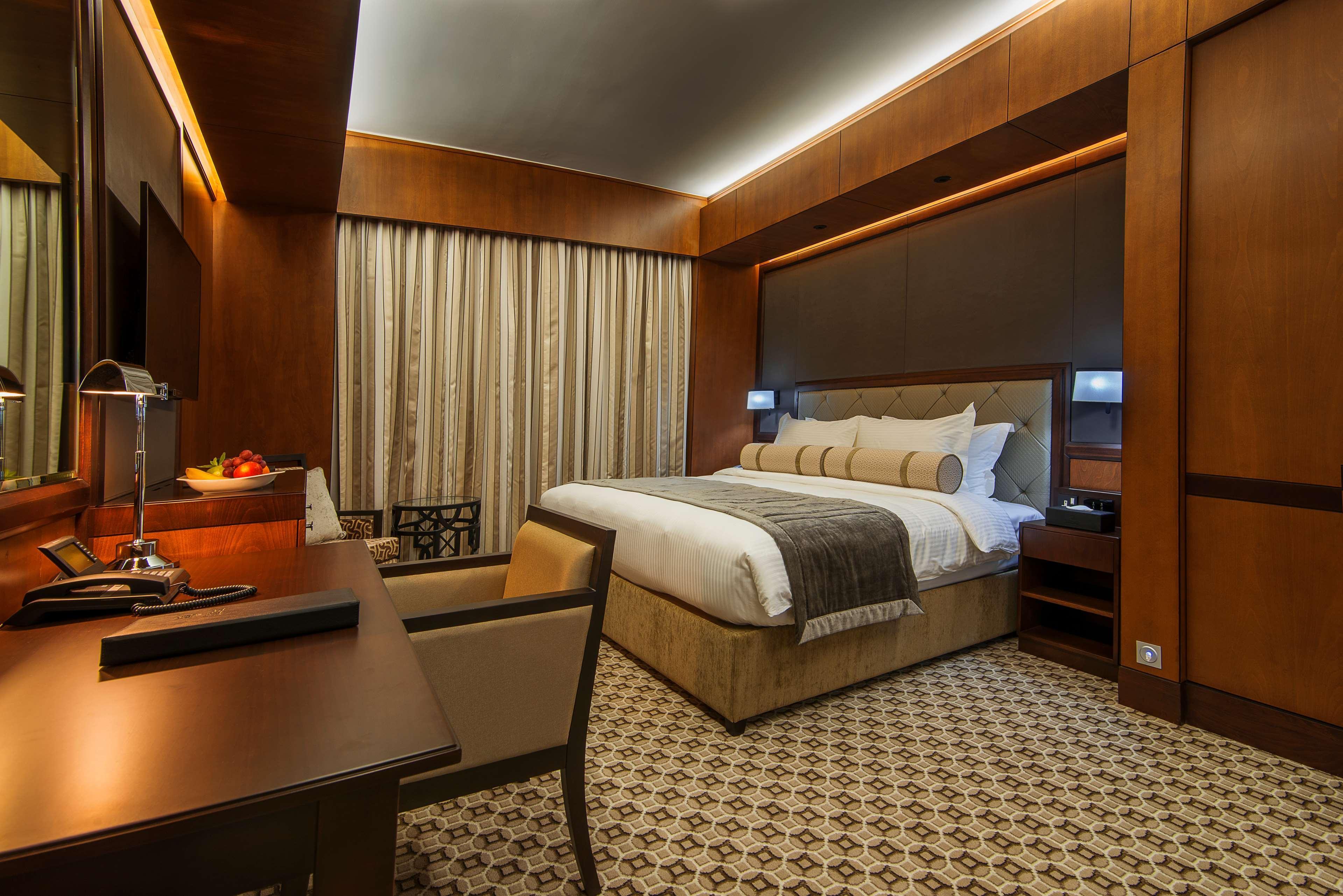 Ayla Grand Hotel Al Ain Eksteriør bilde Deluxe Room