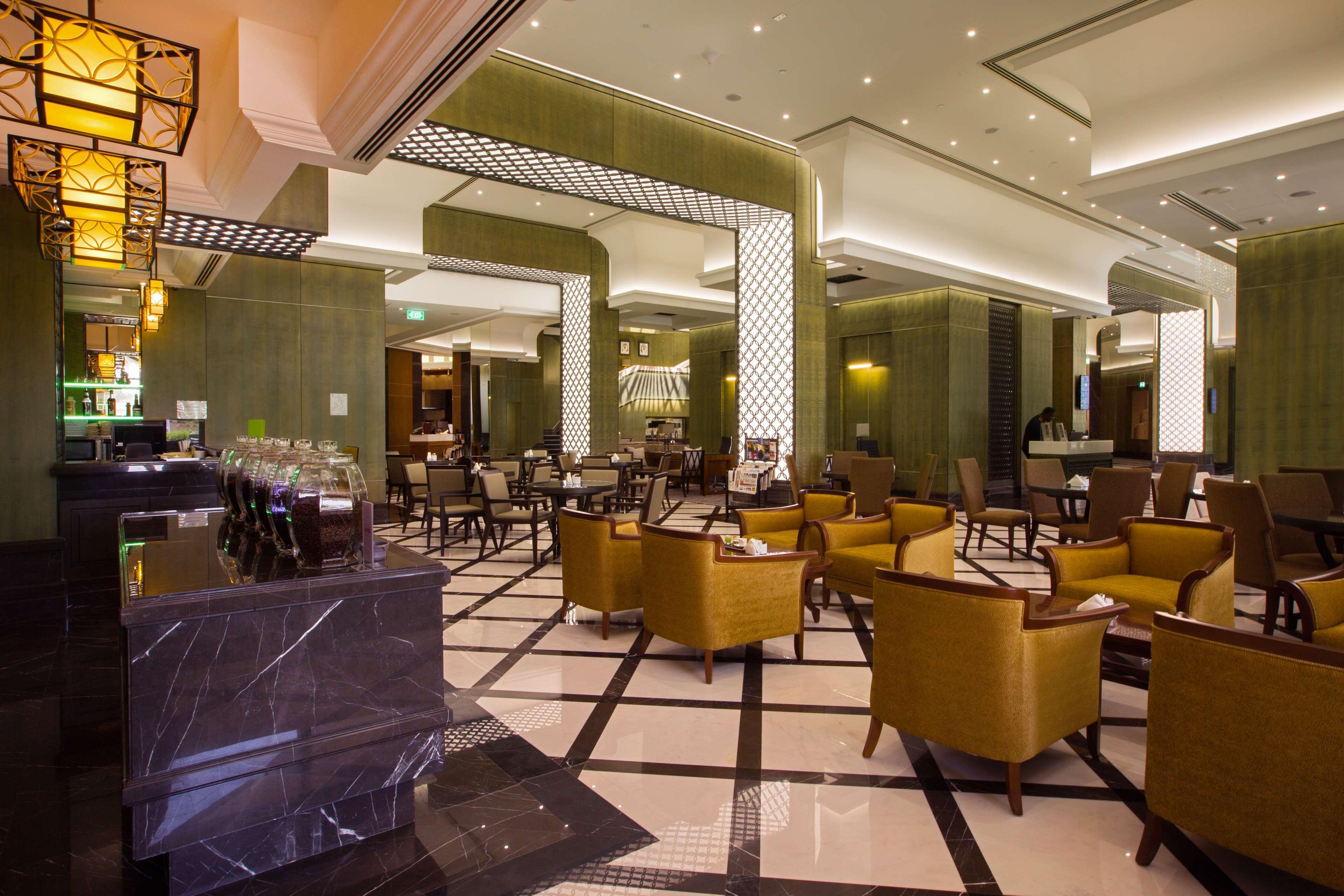 Ayla Grand Hotel Al Ain Eksteriør bilde The lobby