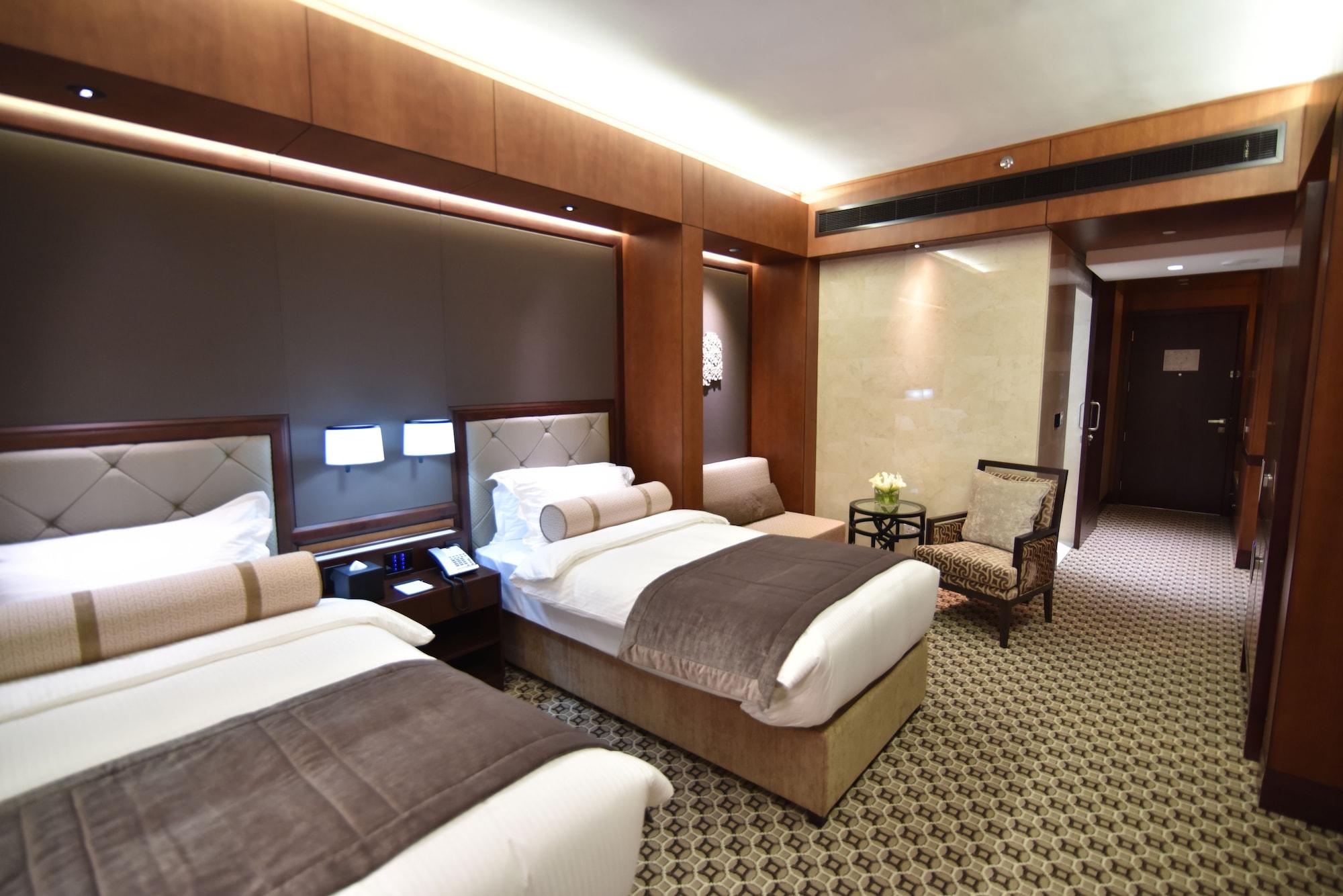 Ayla Grand Hotel Al Ain Eksteriør bilde Deluxe Room